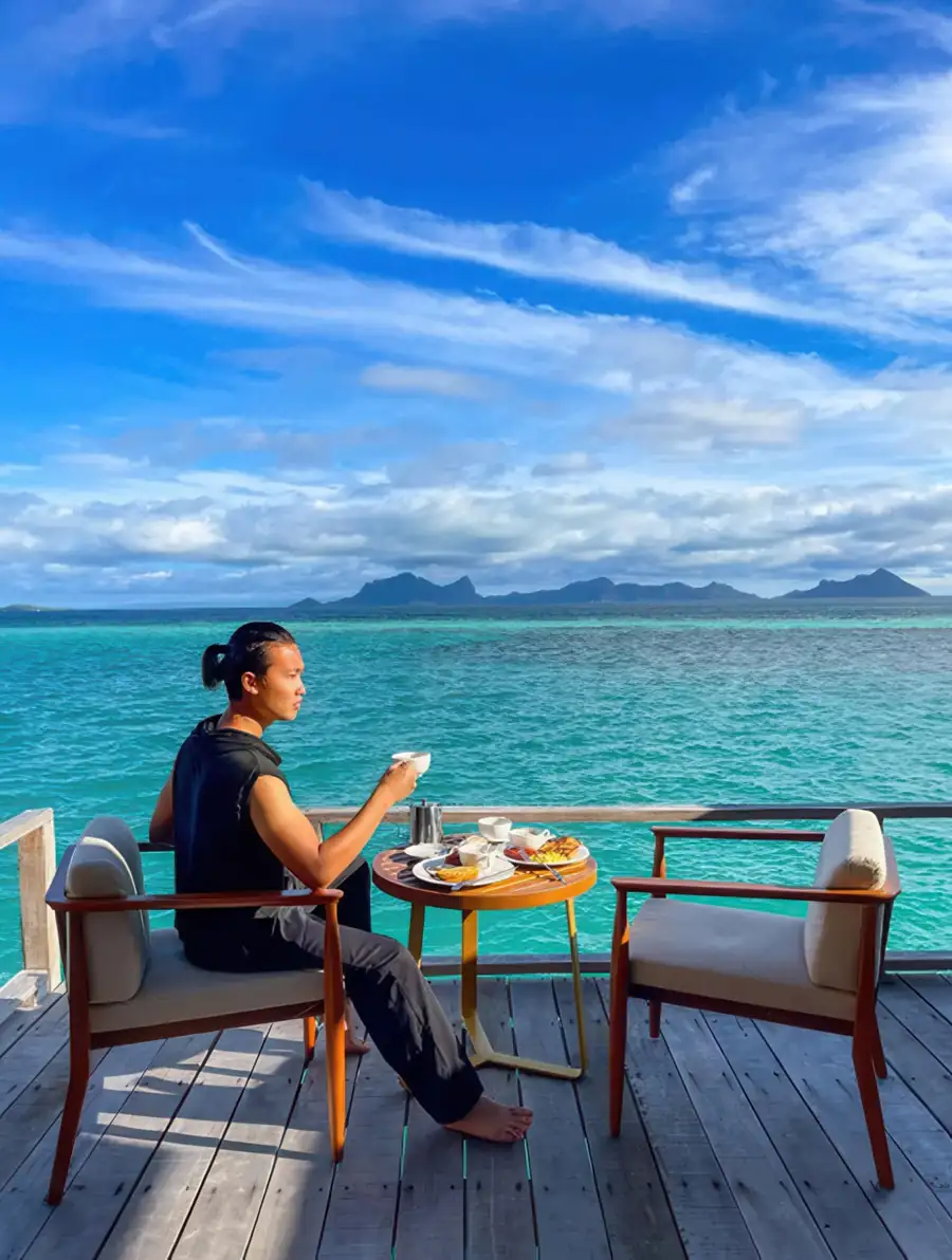 Balcony breakfast with ocean view Sisipan Island Resort