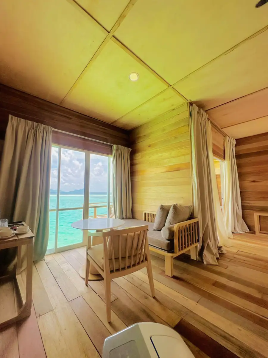 Ocean view sitting area Sisipan Island Resort
